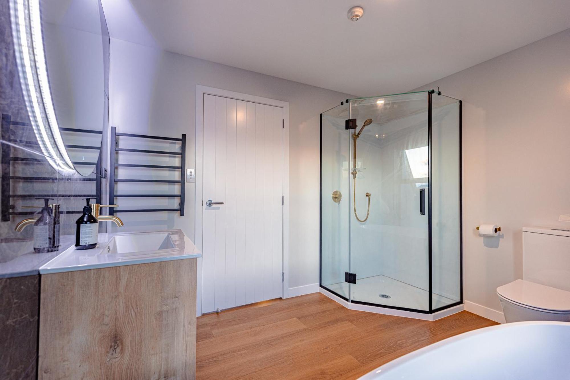 Johnston Apartments - Award-Winning Building, Your Unforgettable Stay Уангануй Екстериор снимка