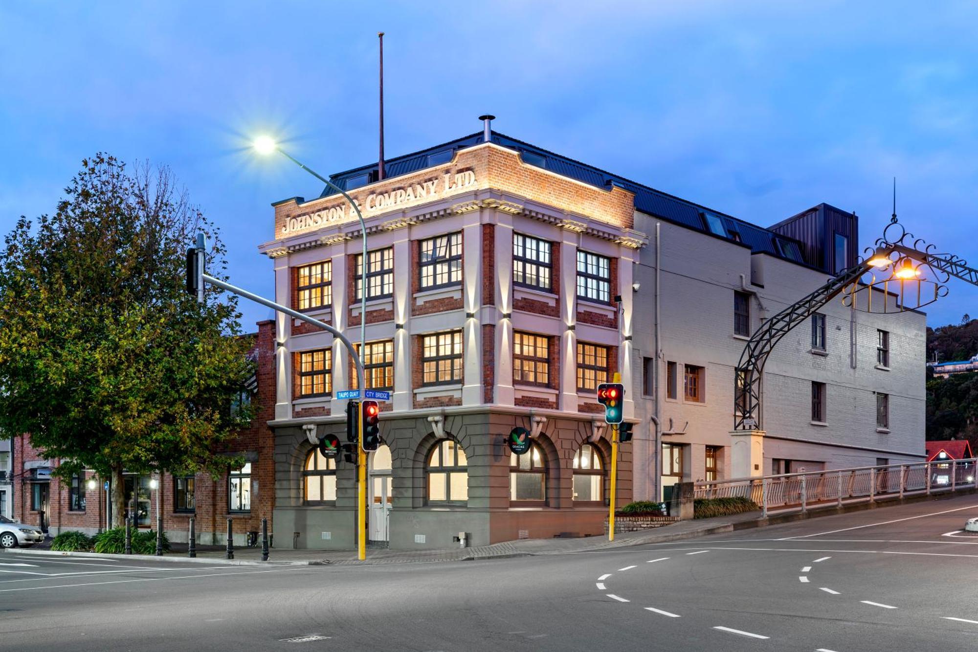 Johnston Apartments - Award-Winning Building, Your Unforgettable Stay Уангануй Екстериор снимка